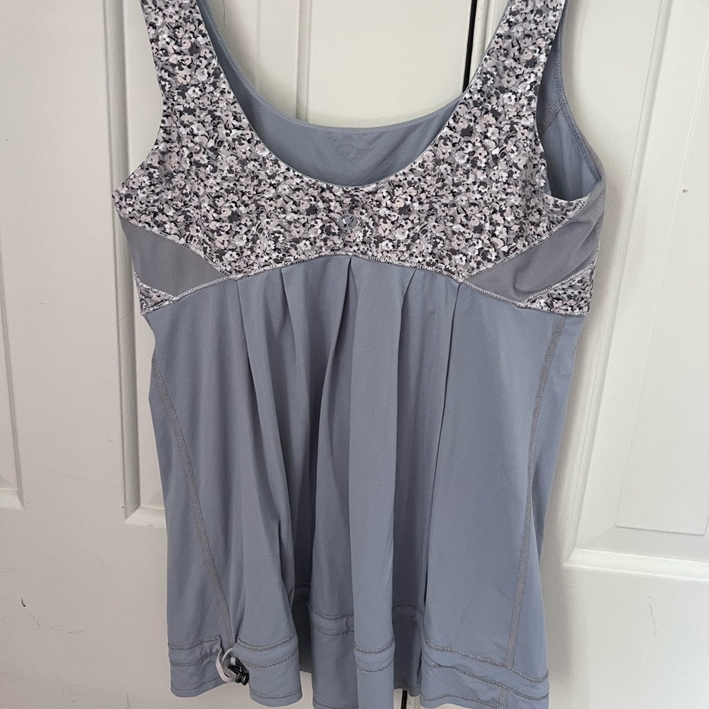 Lululemon tank